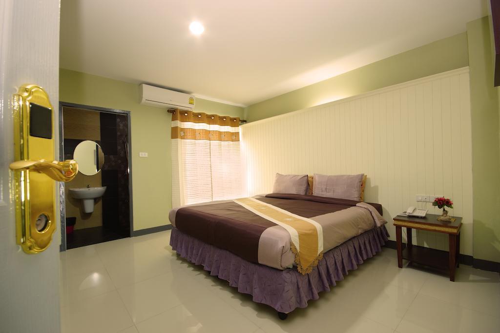 The Corner Hotel (Adults Only) Chiang Rai Buitenkant foto
