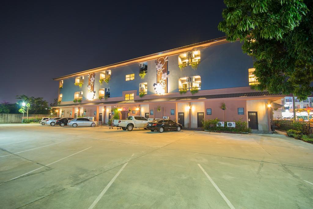 The Corner Hotel (Adults Only) Chiang Rai Buitenkant foto