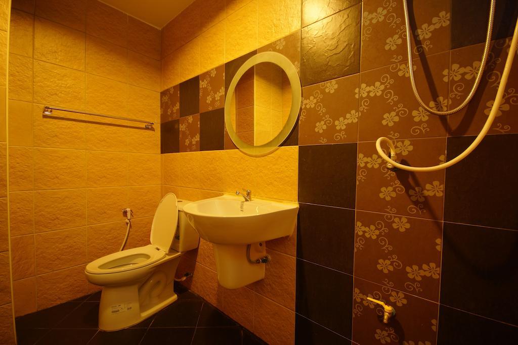 The Corner Hotel (Adults Only) Chiang Rai Kamer foto