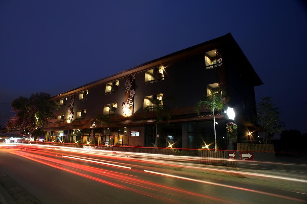The Corner Hotel (Adults Only) Chiang Rai Buitenkant foto