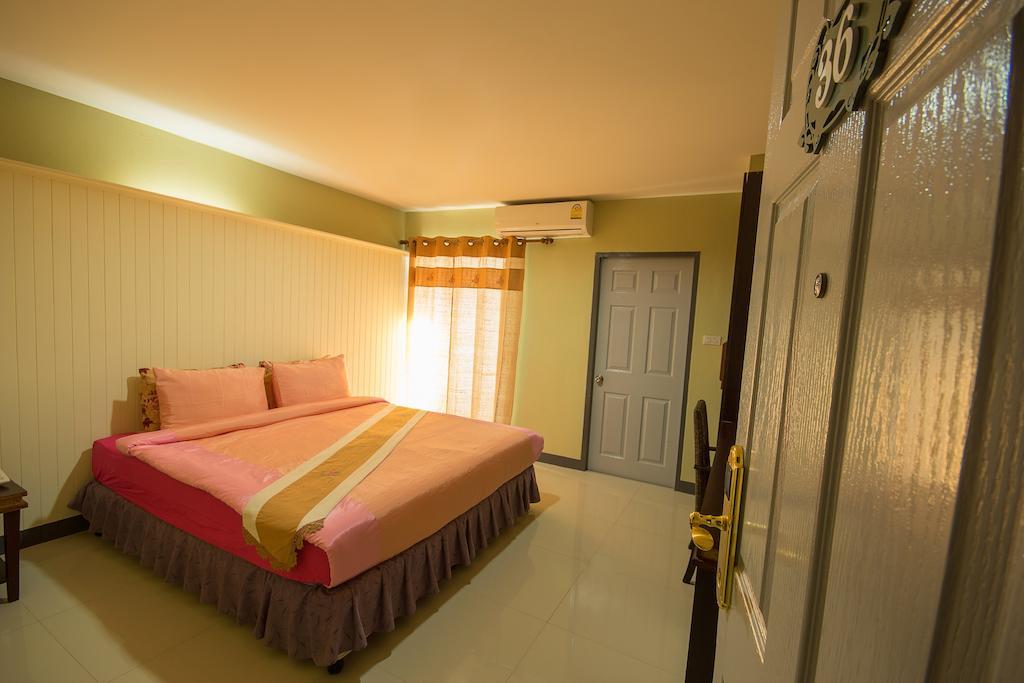 The Corner Hotel (Adults Only) Chiang Rai Buitenkant foto