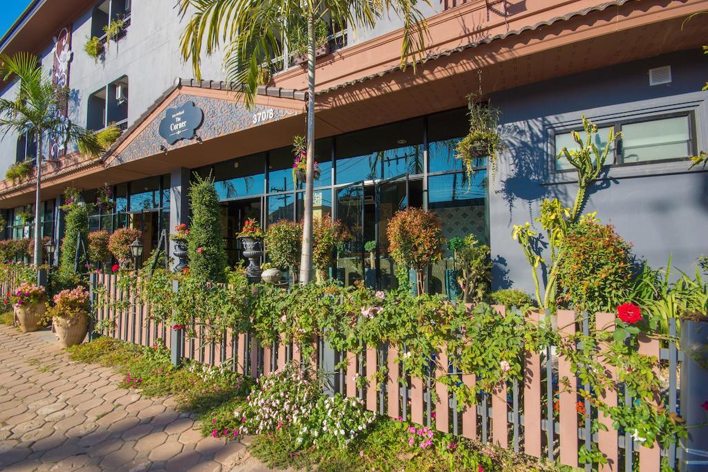 The Corner Hotel (Adults Only) Chiang Rai Buitenkant foto