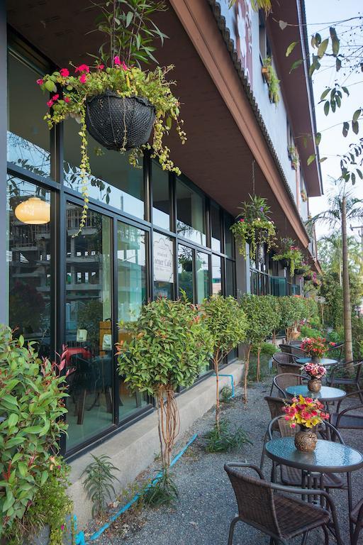 The Corner Hotel (Adults Only) Chiang Rai Buitenkant foto